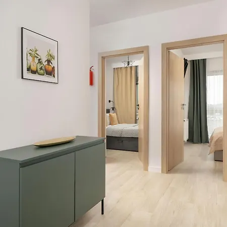 Tasteful Beige With Parking By Renters Διαμέρισμα *