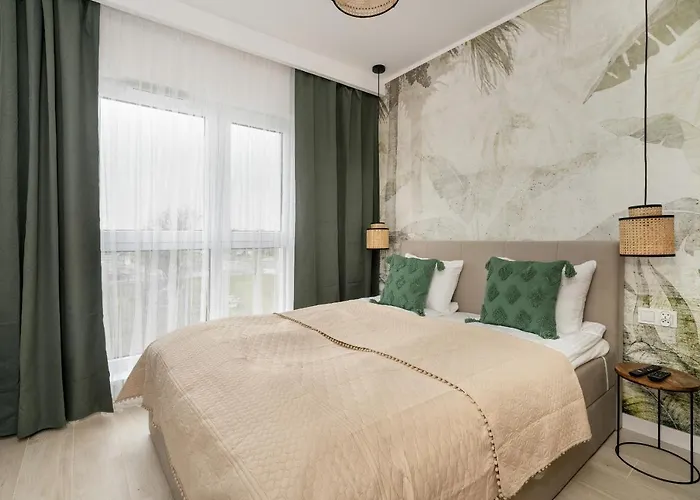 Tasteful Beige With Parking By Renters Apartman *