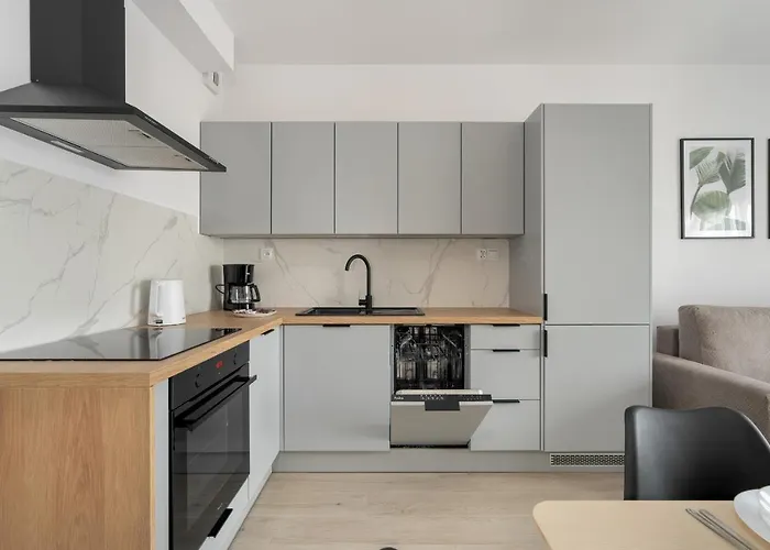 Apartman Tasteful Beige With Parking By Renters Poznań