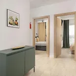 Tasteful Beige With Parking By Renters Apartment *