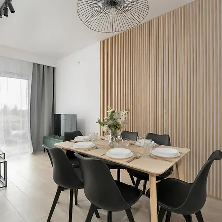 Tasteful Beige With Parking By Renters 아파트 *