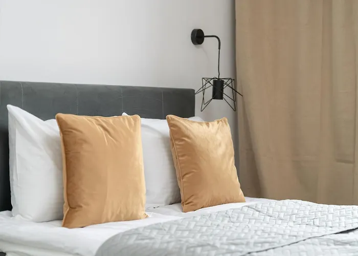 Tasteful Beige With Parking By Renters Apartment *